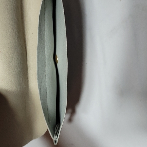 WOMENS PURSE - Picture 3 of 3